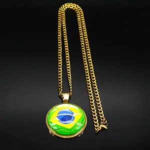 Collana catena in acciaio inossidabile dorato con ciondolo cabochon vetro pallone bandiera Brasile.