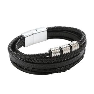 Bracelet en cuir tressé multicouche pour homme avec fermoir aimanté et anneaux métal.