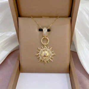 Vergoldete strahlende Sonnen-Halskette mit Zirkonias, elegante Damen-Schluesselbeinkette Schmuck.