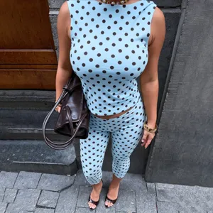 Dames mouwloze crop top met stippen en capri legging bijpassende set voor dagelijkse mode