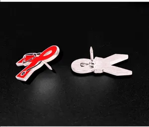 Medizinische Bewusstheit rote Schleife Stethoskop Brosche Emaille Pin Legierung still