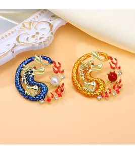 Luxuriöse chinesische Drachen-Brosche mit Perle und Strass für Anzug und Kleidung Dekoration.