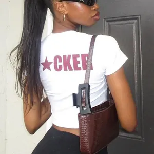 Y2K kurzes kurzarm T-Shirt für Damen, modisches Sommer Freizeit Slim Fit Oberteil Detail.