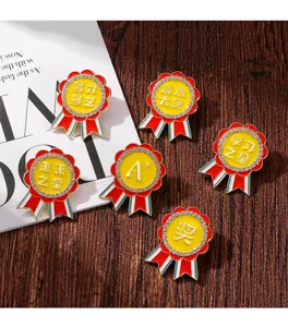 Enamel rhinestone medal brooches, alloy award badge pins for student backpacks and clothes.