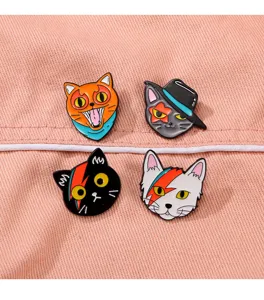 Set simpatici spille smaltate gatto cartone animato, spilla metallo per abbigliamento.