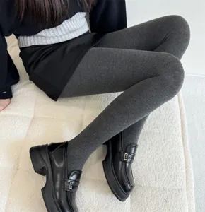 Vue détaillée collants côtelés gris femme automne hiver,collants chauds et confortables