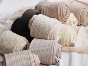 Invierno japonés color crema acanalado medias de mujer leggings gruesos avena suaves pantimedias