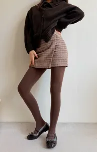 Warm chocolate brown tights for autumn and winter, versatile slim-fit opaque pantyhose.