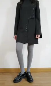 Blickdichte gefütterte Winter Strumpfhose für Damen, dicke warme graue Leggings Detail.
