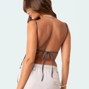 Sexy rückenfreies Camisole Top für Damen, einfarbiger minimalistischer Sommer Modestil.