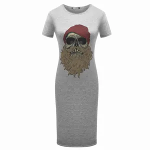Abito midi grigio a maniche corte con una stampa grafica con teschio hipster alla moda.