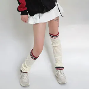 Scaldamuscoli in maglia stile college per donne, comode calze lunghe rigate invernali.
