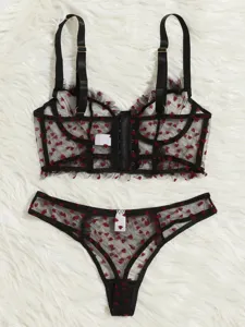 Transparentes Dessous-Set aus feinem Mesh mit roten Herzen, bequemer BH und passender Tanga.