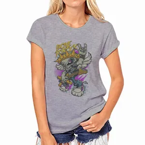 Camiseta gris de mujer de manga corta cuello redondo con estampado de calavera rocker