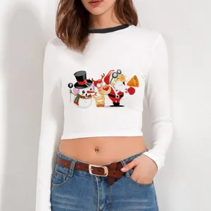Κομψό λευκό crop top μακρυμάνικο με χαριτωμένο χριστουγεννιάτικο print για γιορτές.