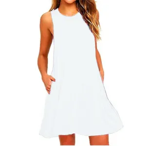 Vista dettagliata di abito casual monocolore smanicato con tasche da donna estate