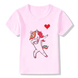 Maglietta rosa maniche corte per bambini con stampa di unicorno per estate casual.