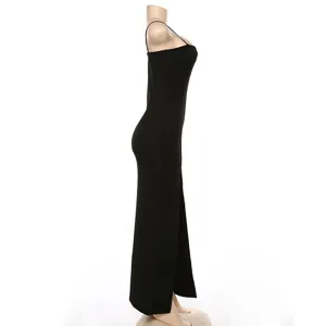 Schwarzes Spaghettiträger schickes langes Maxikleid mit hohem Seitenschlitz für Damen.