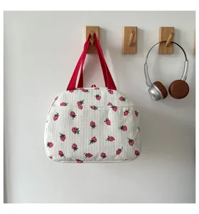 Kord Erdbeere Druck Handtasche, große Kapazität süße Lunch Tasche für tägliche Ausflüge.