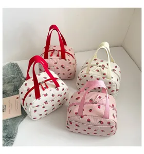 Süße Cord Erdbeer-Mittagessen Tasche, große Kapazität Handtasche für Damen Picknick Alltag.