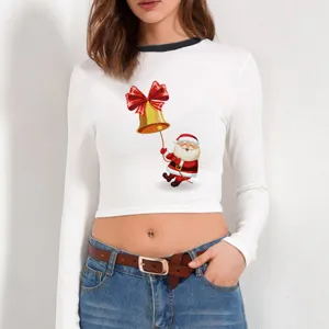 Γυναικείο κοντό crop top με χριστουγεννιάτικη στάμπα, μοντέρνα λευκή στενή μπλούζα.