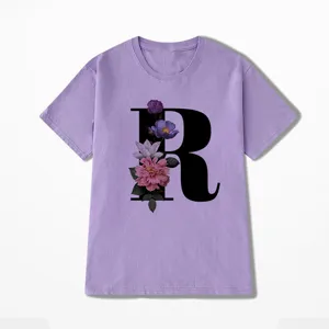 Paars t-shirt met korte mouwen en stijlvolle bloemige letter R print voor dames