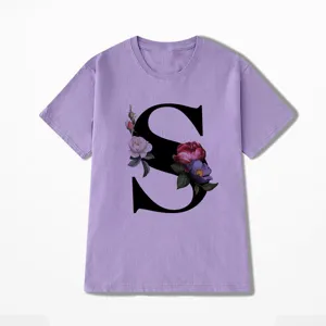 Paars korte mouw T-shirt voor vrouwen met stijlvolle bloemrijke letter S print top