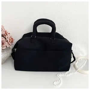 Black thickened gym duffel bag, large capacity travel shoulder bag for yoga sports.