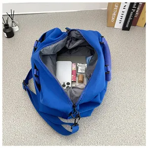 Thickened yoga gym bag, large capacity travel duffel bag with shoulder strap for sports.