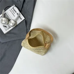 Straw woven handbag for women, color-block beach tote bag, stylish commuting lunch box bag.