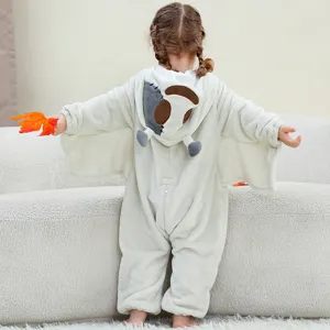 Mameluco de franela para niños con alas, cómodo disfraz con capucha para fiesta y diario.