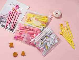 Joli ensemble de stylo gel de dessin animé avec trousse transparente pour fournitures scolaires.