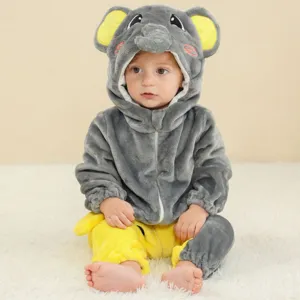 Simpatica tutina in flanella per neonato con cappuccio da elefante, tuta calda invernale per bambini.