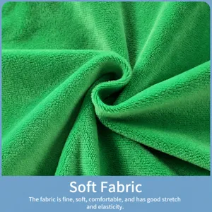 Primer plano de tela franela verde para bebé, material suave y cómodo vista principal.