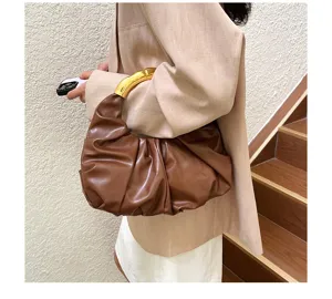 Schicke gefaltete Handtasche für Damen, braune PU-Leder Tasche mit elegantem goldenen Griff.