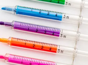 Creatieve spuitvormige markeerstiftenset met kleurrijke inkt en duidelijke schaaldetails