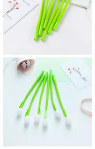 Vue détaillée de stylos gel tulipes créatifs avec tiges vertes et jolis capuchons.