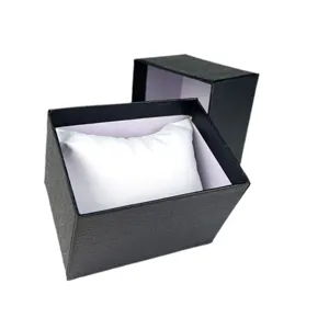 Scatola per orologi nera con cuscino bianco per gioielli e esposizione design pulito