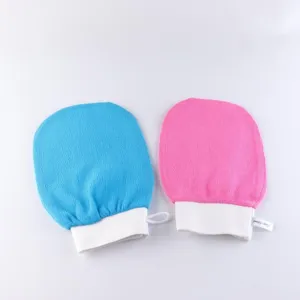Gants de gommage exfoliants lot de deux bleu et rose éponge de bain corps élastique.