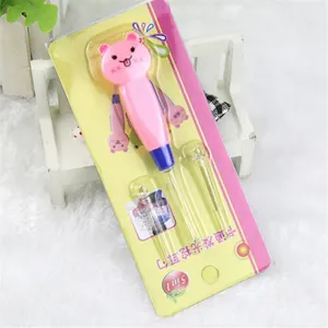 Niedlicher LED Ohrreiniger mit 5-in-1 Multifunktions-Aufsätzen für Kinder Ohrenpflege.