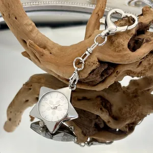 Silberne Fünfeck Taschenuhr Schlüsselanhänger, Herzverschluss Vintage Beutelquarzuhr.
