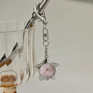 Schicke Fuenfeck Taschenuhr Schluesselanhaenger, retro rosa Zifferblatt Stern Quarz Taschenanhaenger.