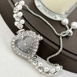 Elegante Damen Herz Strass Quarzuhr mit doppelten Perlen Schiebe Armband Kette.