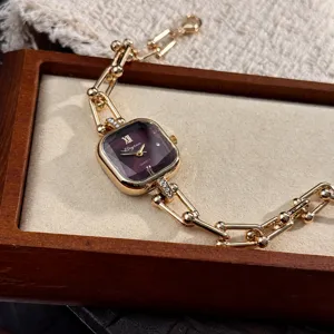 Elegante orologio da donna al quarzo con quadrante quadrato e bracciale a catena.
