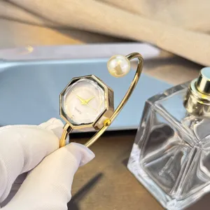 Reloj de cuarzo para mujer esfera octogonal minimalista perla pulsera abierta elegante reloj
