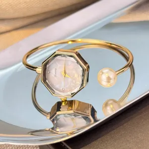 Reloj de Brazalete Abierto para Mujer Esfera de Nácar Octogonal Minimalista Aleación Perla Artificial Cuarzo