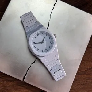Herren Quarzarmbanduhr mit arabischen Ziffern und Kunststoffarmband stylische Uhr.