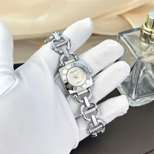 Silberfarbene quadratische Quarzuhr mit einzigartigem Gliederarmband elegante modische Damenuhr