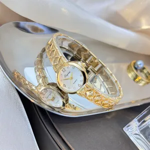 Elegante Damen Quarzarmbanduhr mit geometrischem gesteppten Armband und Luxus Damenuhr.