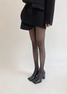 Collants noirs transparents pour femmes avec motif jacquard à rayures verticales bleues.